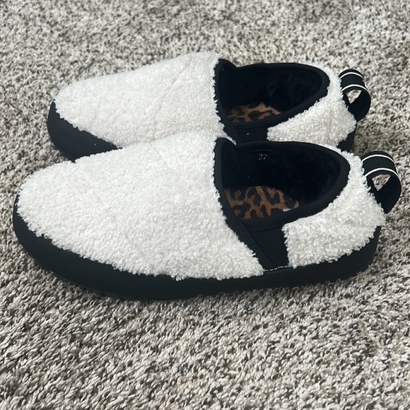 Anthropologie P448 Laby White Slippers - Picture 4 of 6